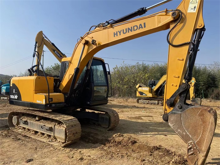 Used Hyundai R110-2 Excavator