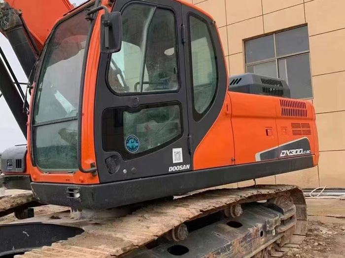 Used Doosan DH300 Excavator