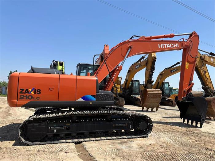 Used Hitachi ZX210 Excavator