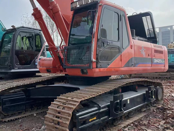 Used Doosan DH420 Excavator