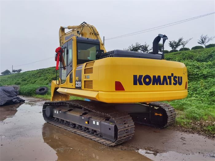 Used Komatsu PC220 Excavator