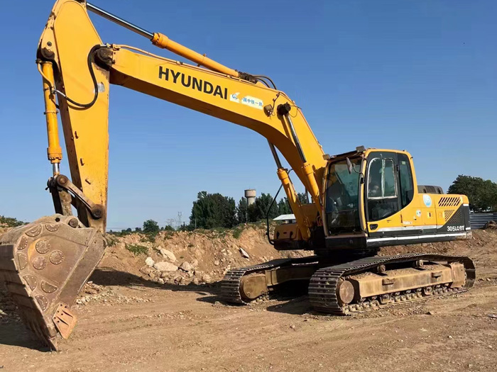 Used Hyundai R275 Excavator