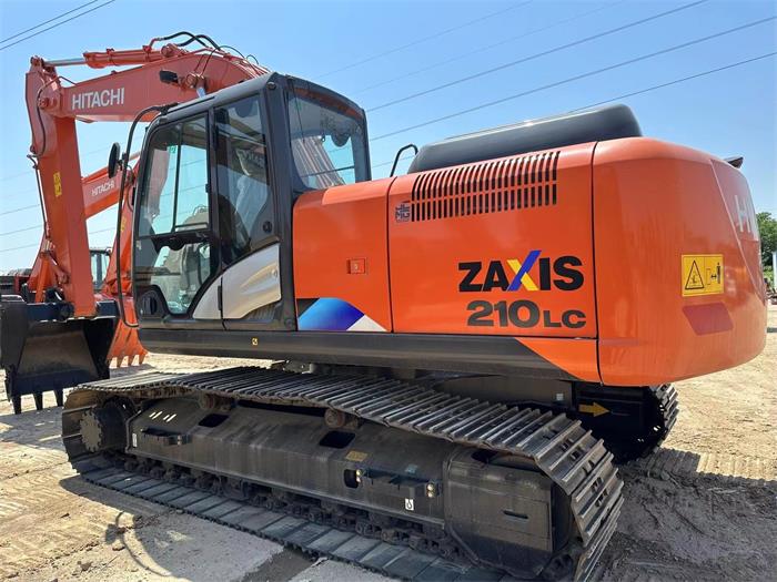 Used Hitachi ZX210 Excavator