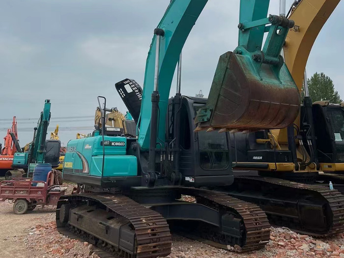 Used Kobelco SK200 Excavator