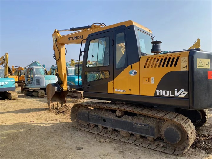 Used Hyundai R110-2 Excavator