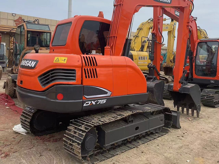 Used Doosan DH75 Excavator