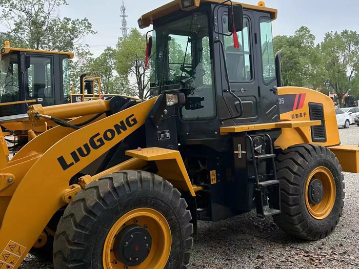 Used LIUGONG 835 Loader