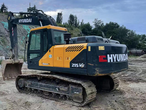 Used Hyundai R215 Excavator