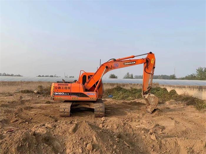 Used Doosan DH150 Excavator