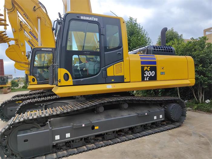 Used Komatsu PC300 Excavator