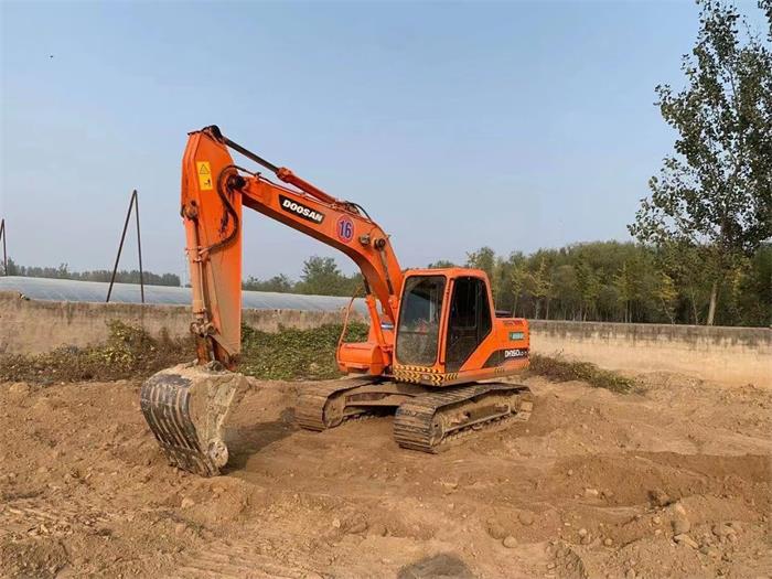 Used Doosan DH150 Excavator