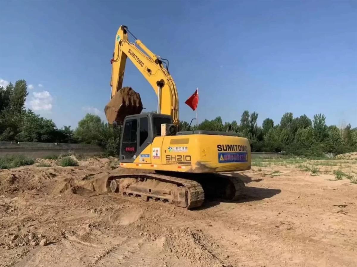 Used 21 Ton Sumitomo SH210 Excavator